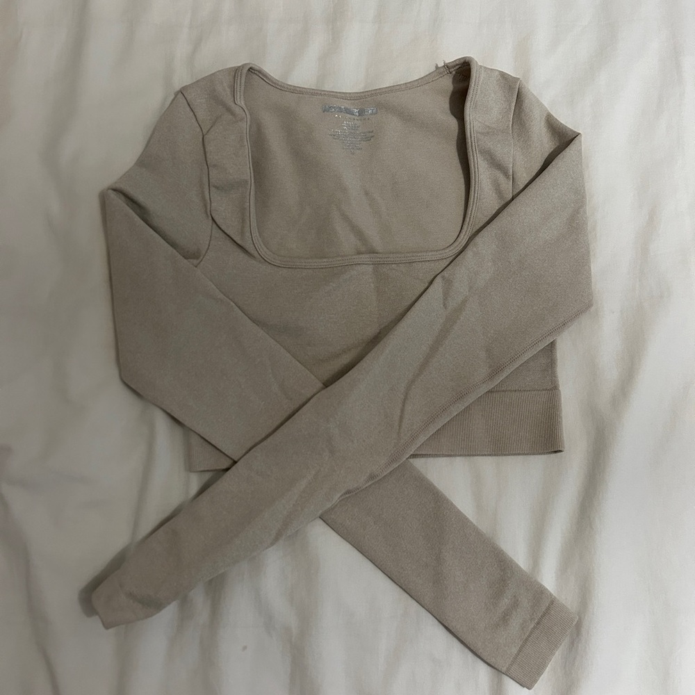 Beige workout set - Picture 3 of 9